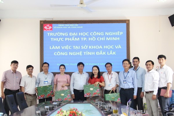Đoàn công tác Trường Đại học Công nghiệp Thực phẩm Thành phố Hồ Chí Minh thăm và làm việc tại Sở KH&CN